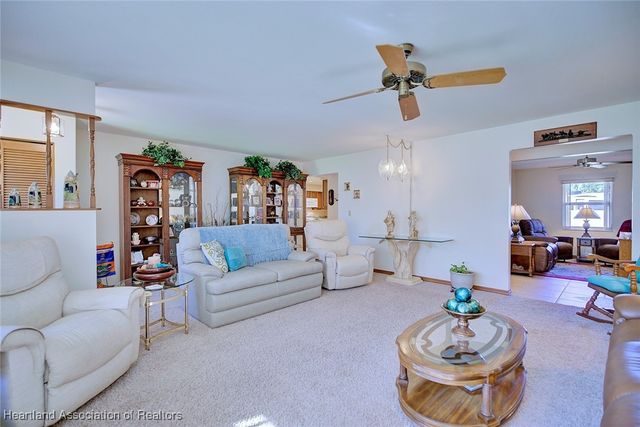 946 Grey Fox Avenue, Sebring, FL 33875