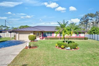 946 Grey Fox Avenue, Sebring, FL 33875