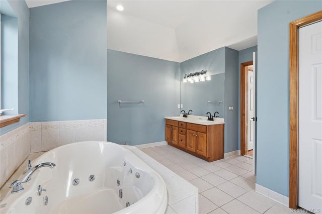 3 Clemence Drive, New Windsor, NY 12553