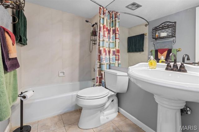 1026 Kehrs Mill Road 4, Ballwin, MO 63011