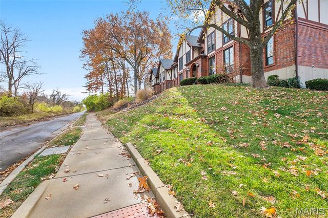 1026 Kehrs Mill Road 4, Ballwin, MO 63011