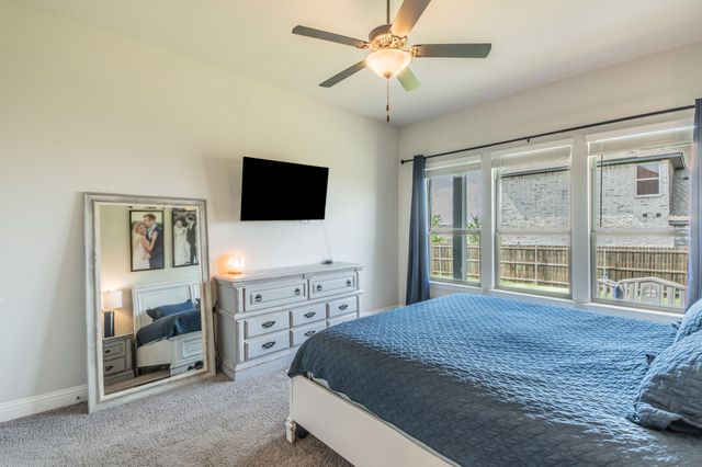 508 Hillcrest Circle, Justin, TX 76247