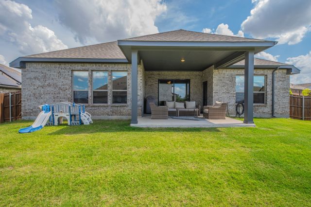 508 Hillcrest Circle, Justin, TX 76247