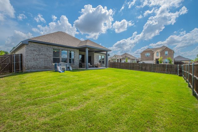 508 Hillcrest Circle, Justin, TX 76247