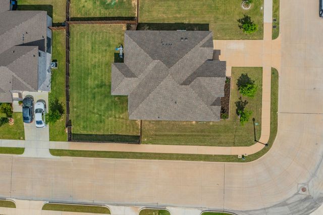 508 Hillcrest Circle, Justin, TX 76247