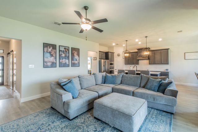 508 Hillcrest Circle, Justin, TX 76247
