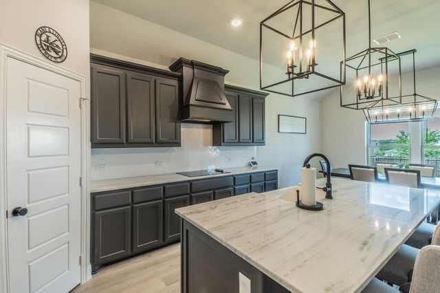 508 Hillcrest Circle, Justin, TX 76247