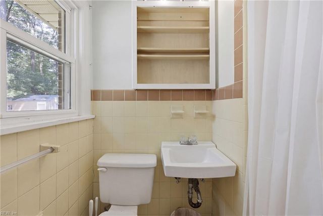 3514 Lilac DR, Portsmouth, VA 23703