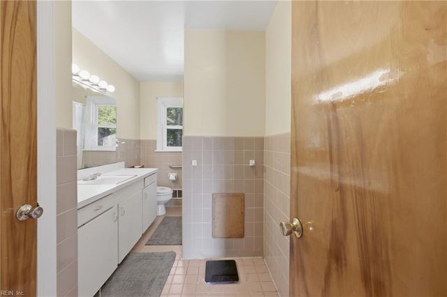 3514 Lilac DR, Portsmouth, VA 23703