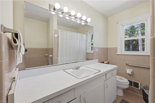 3514 Lilac DR, Portsmouth, VA 23703