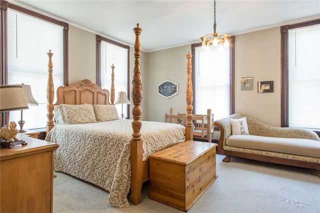 1261 Grove Ave, Waycross, GA 31501