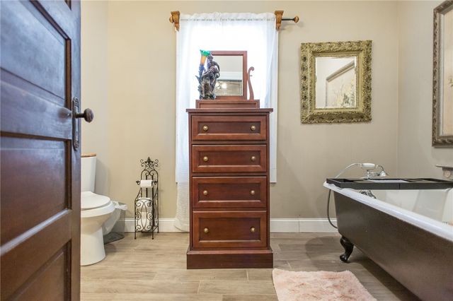 1261 Grove Ave, Waycross, GA 31501