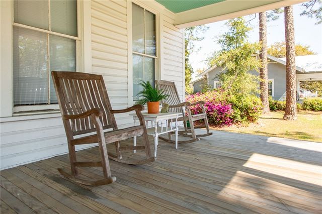 1261 Grove Ave, Waycross, GA 31501