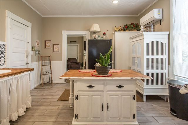 1261 Grove Ave, Waycross, GA 31501