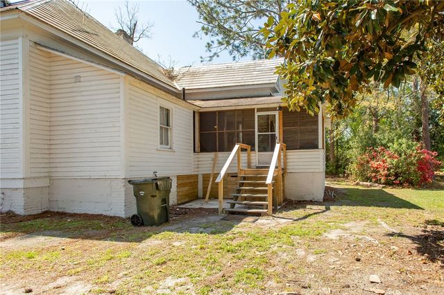1261 Grove Ave, Waycross, GA 31501