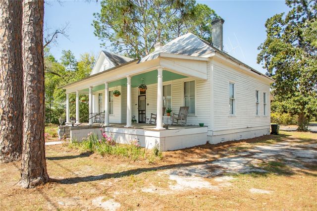 1261 Grove Ave, Waycross, GA 31501