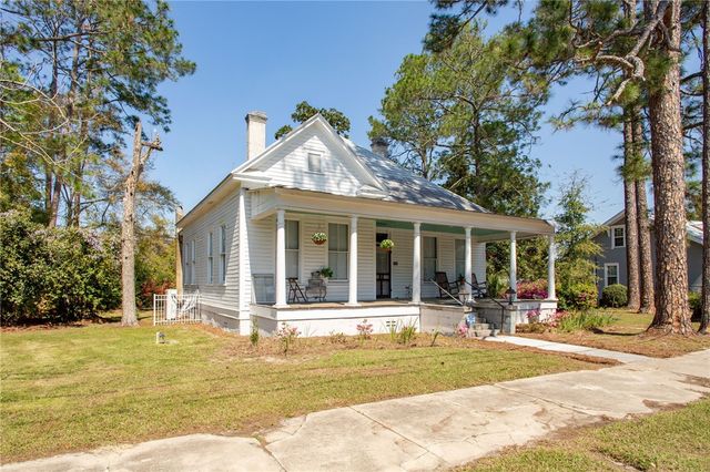 1261 Grove Ave, Waycross, GA 31501