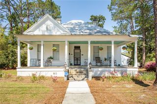 1261 Grove Ave, Waycross, GA 31501