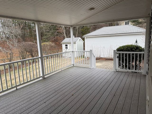 396 Wellesley Ave, Wellesley, MA 02481