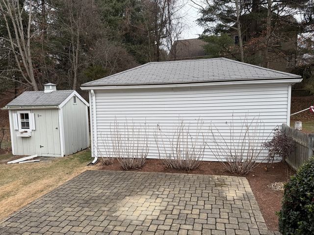 396 Wellesley Ave, Wellesley, MA 02481