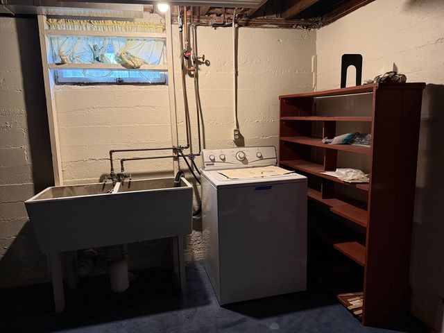 396 Wellesley Ave, Wellesley, MA 02481