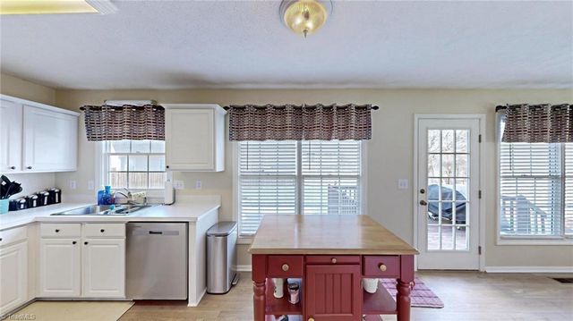 101 Brightleaf Court, Archdale, NC 27263