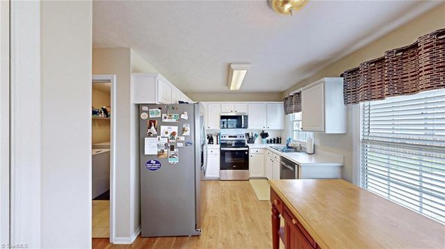 101 Brightleaf Court, Archdale, NC 27263