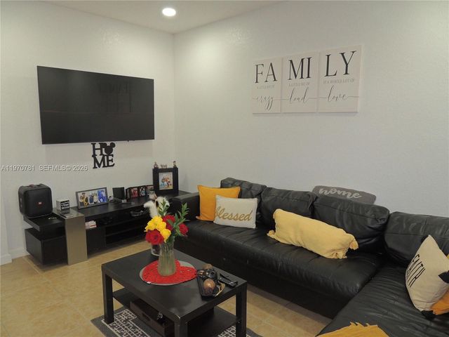 11301 NW 88th Ter, Doral, FL 33178