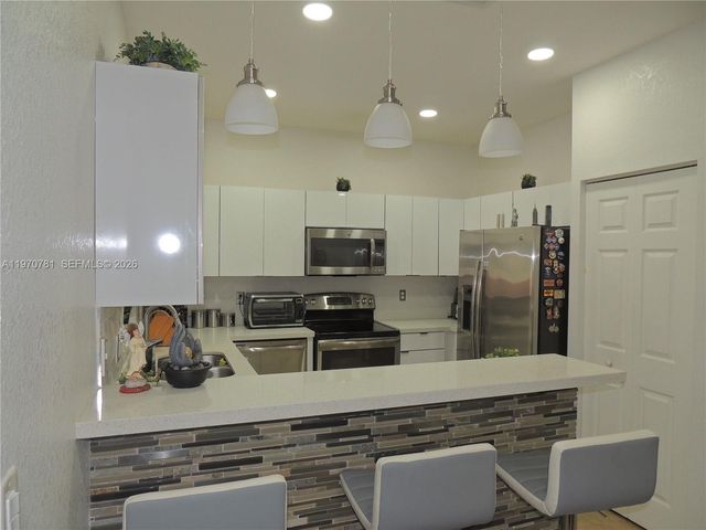 11301 NW 88th Ter, Doral, FL 33178