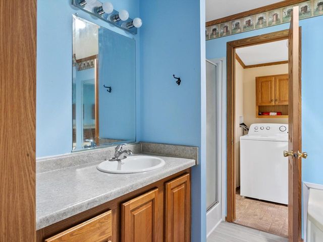 220 N Packer DRIVE, Manitowoc, WI 54220