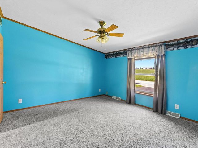 220 N Packer DRIVE, Manitowoc, WI 54220