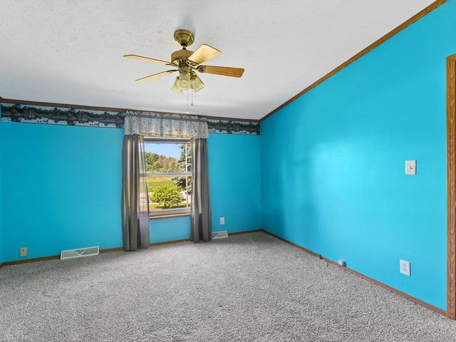 220 N Packer DRIVE, Manitowoc, WI 54220