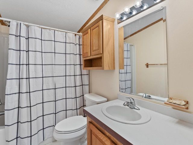 220 N Packer DRIVE, Manitowoc, WI 54220