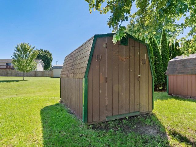 220 N Packer DRIVE, Manitowoc, WI 54220