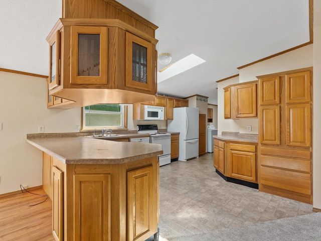 220 N Packer DRIVE, Manitowoc, WI 54220