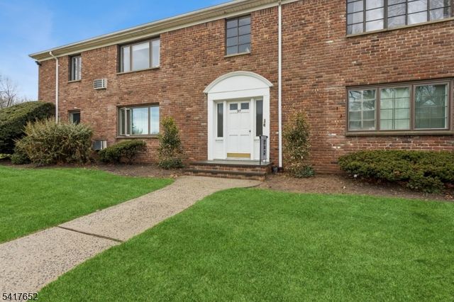 97 Troy Dr B, Springfield Twp., NJ 07081