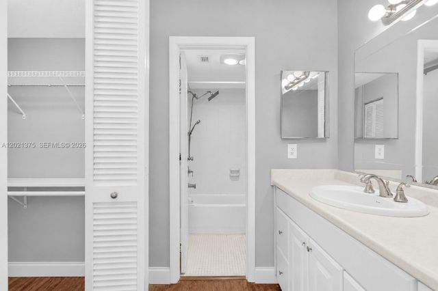 5961 N Falls Cir Dr 309, Lauderhill, FL 33319