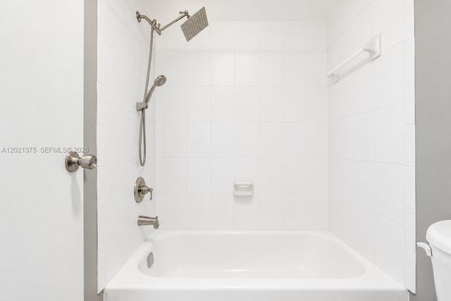 5961 N Falls Cir Dr 309, Lauderhill, FL 33319