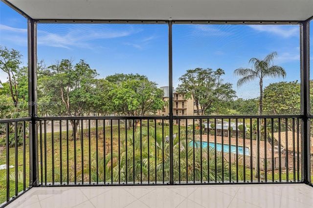 5961 N Falls Cir Dr 309, Lauderhill, FL 33319