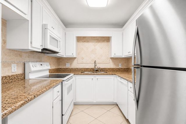 5961 N Falls Cir Dr 309, Lauderhill, FL 33319