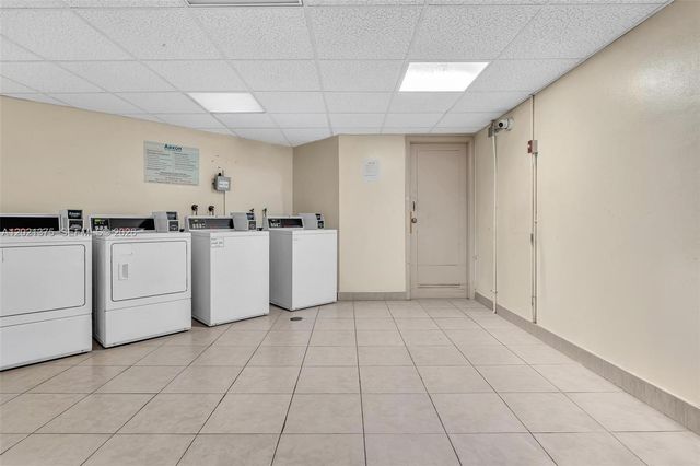 5961 N Falls Cir Dr 309, Lauderhill, FL 33319