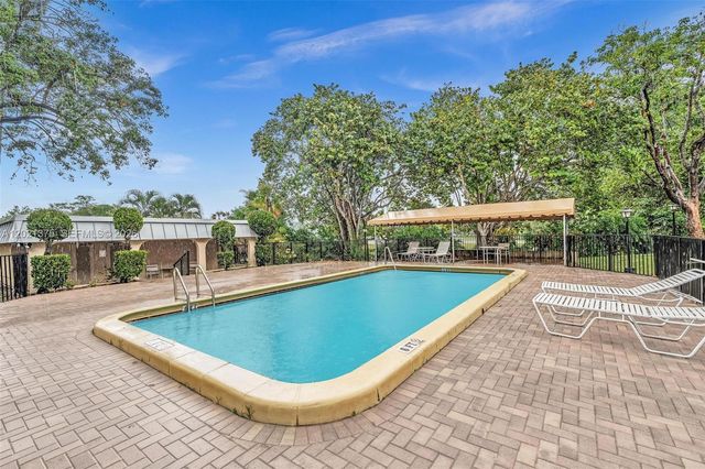 5961 N Falls Cir Dr 309, Lauderhill, FL 33319
