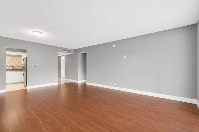 5961 N Falls Cir Dr 309, Lauderhill, FL 33319
