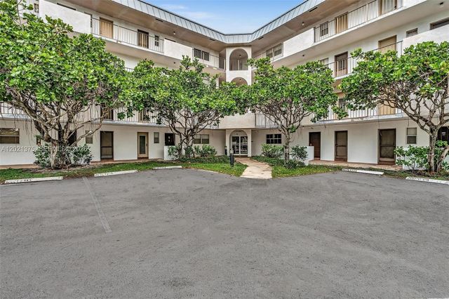 5961 N Falls Cir Dr 309, Lauderhill, FL 33319