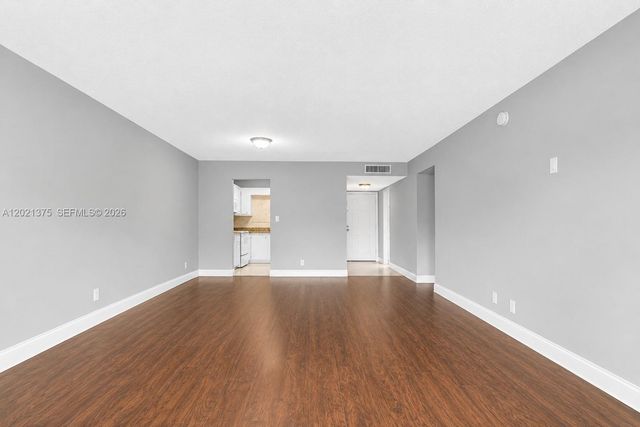 5961 N Falls Cir Dr 309, Lauderhill, FL 33319