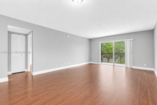 5961 N Falls Cir Dr 309, Lauderhill, FL 33319