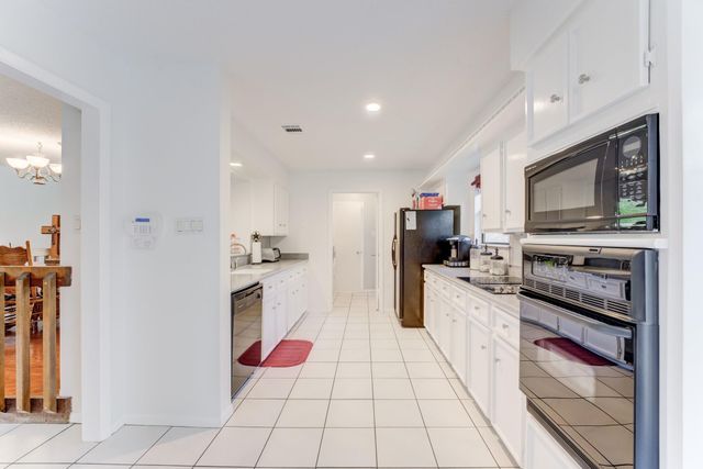 530 Kerri Leigh Court, Spring, TX 77388