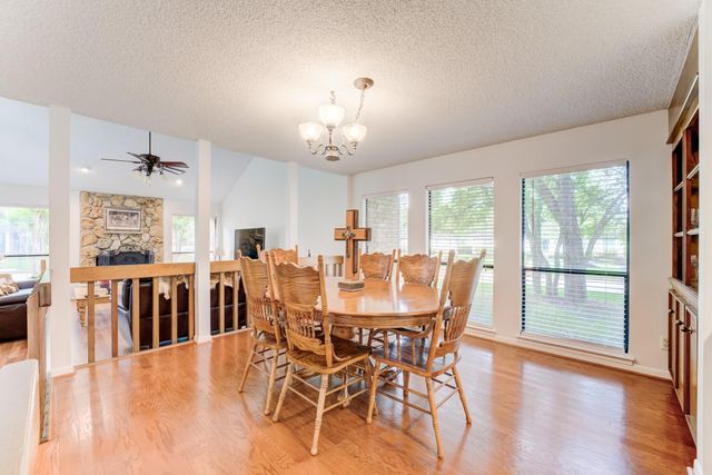 530 Kerri Leigh Court, Spring, TX 77388
