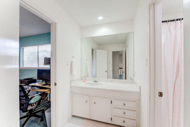 530 Kerri Leigh Court, Spring, TX 77388