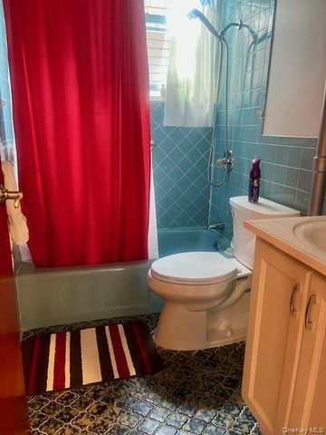 8418 108th Street, Richmond Hill, NY 11418